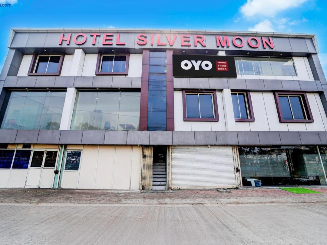 SPOT ON Hotel Silver Moon
