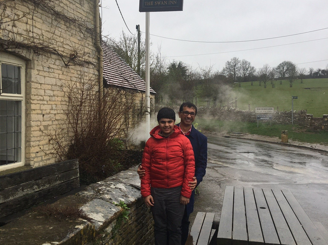 The Swan Inn Swinbrook主图