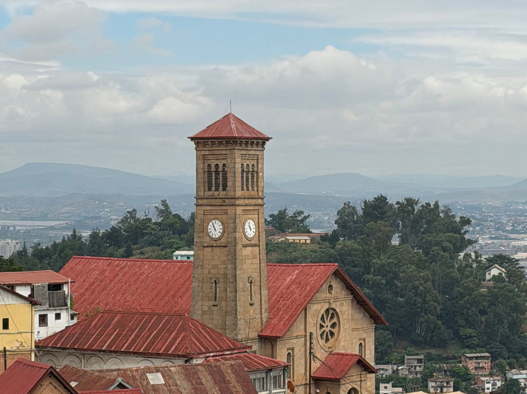 Nelson Madagascar - Tour Guide-安塔那那利佛必去景点