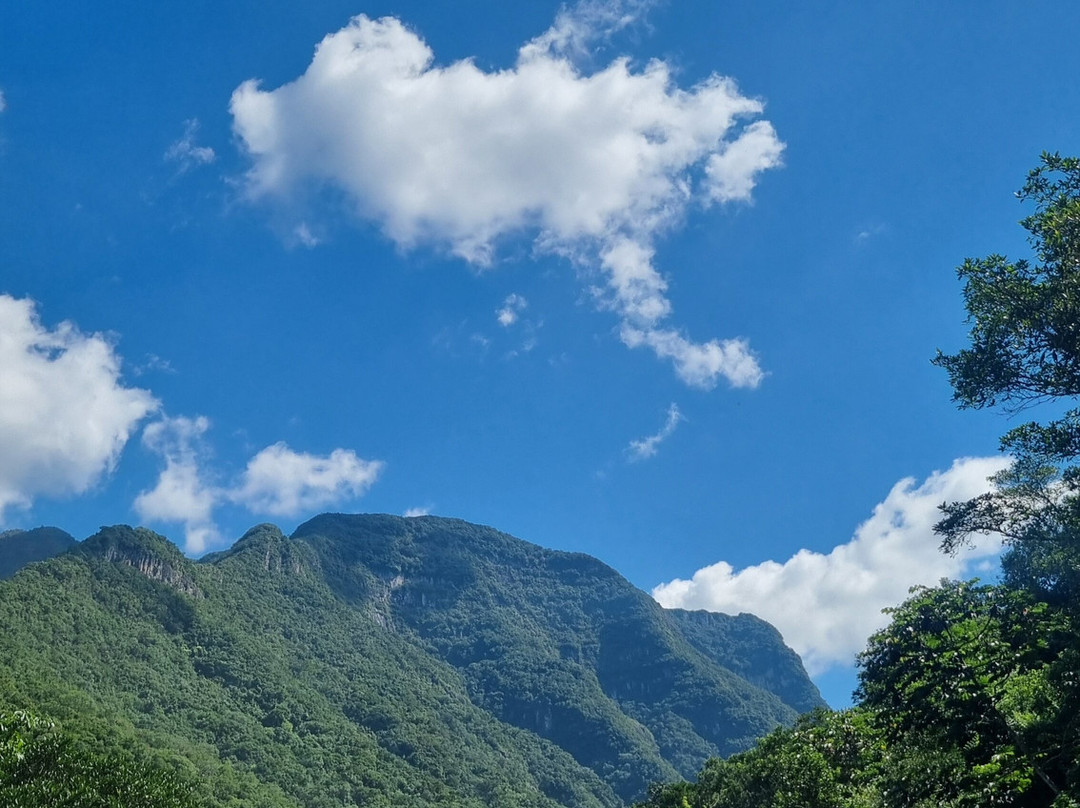Trilha do Canyon Malacara (entrada na fenda)-Praia Grande必去景点