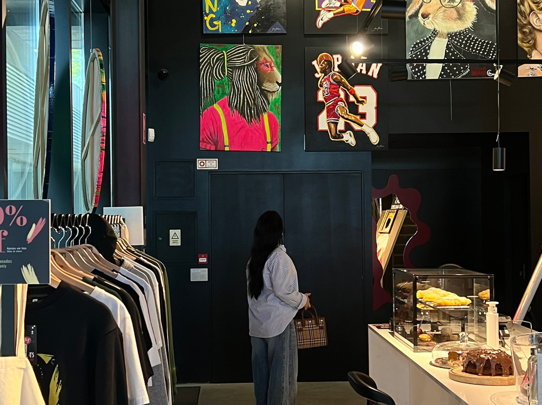 Roots Art Gallery-维亚纳堡必去景点