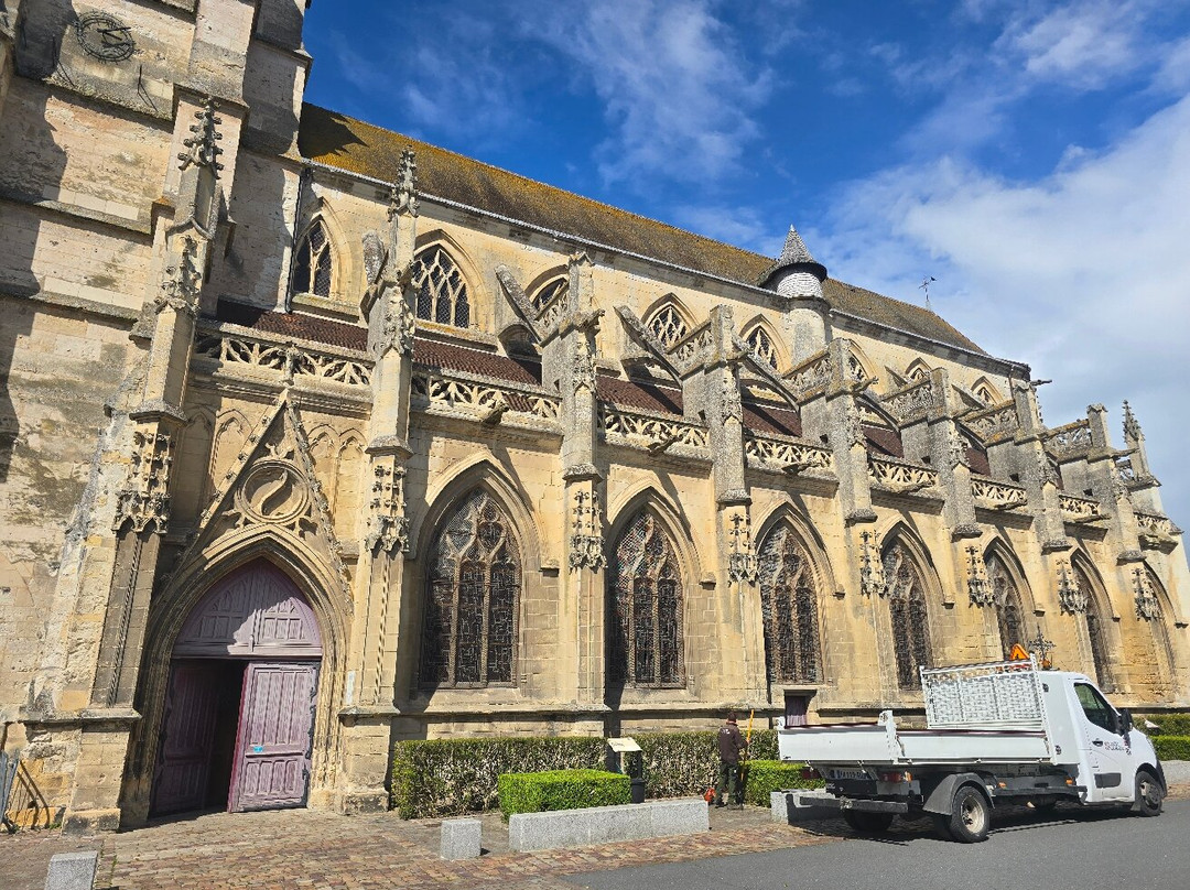 Eglise Saint-Michel-Pont-L'Eveque必去景点
