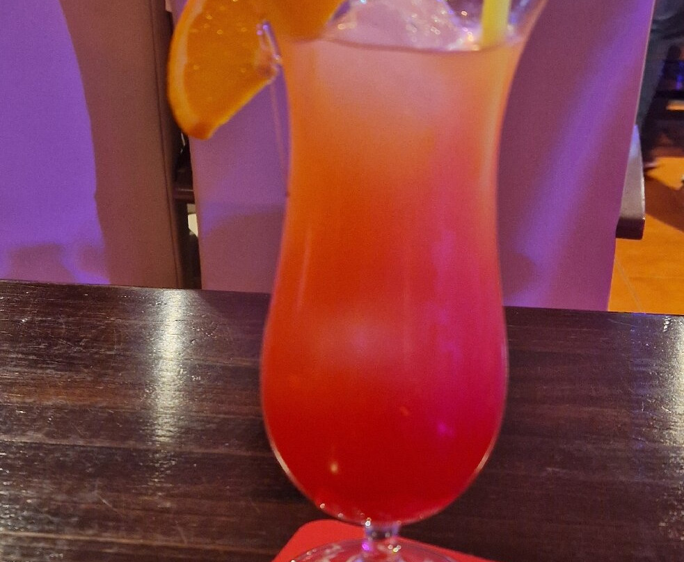 Marcos Bar-卡门港必去景点