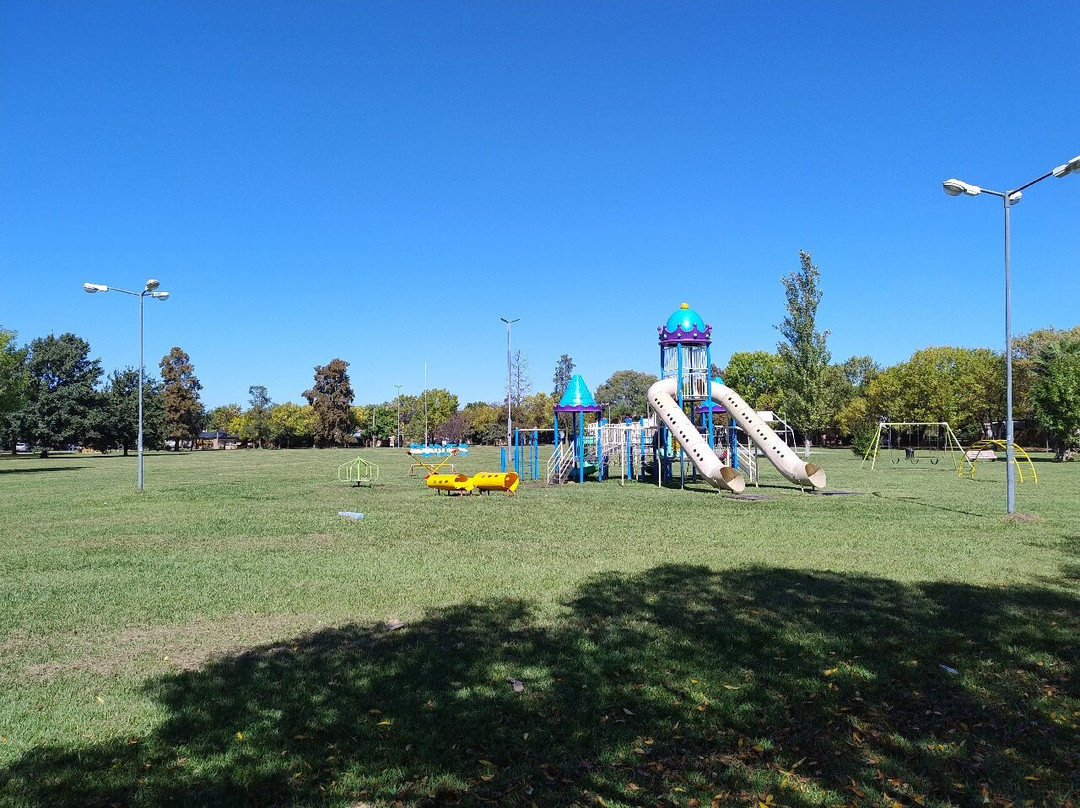 Plaza de los Pinos-Funes必去景点