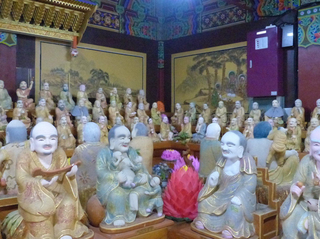 Yakcheonsa Temple-西归浦市必去景点