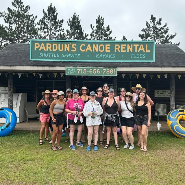 Pardun's Canoe & Kayak Rental & Shuttle Service-Danbury必去景点