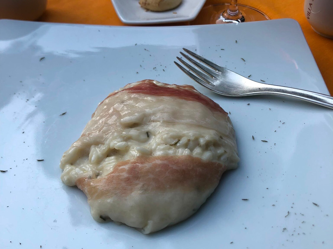圣卡罗别墅酒店主图