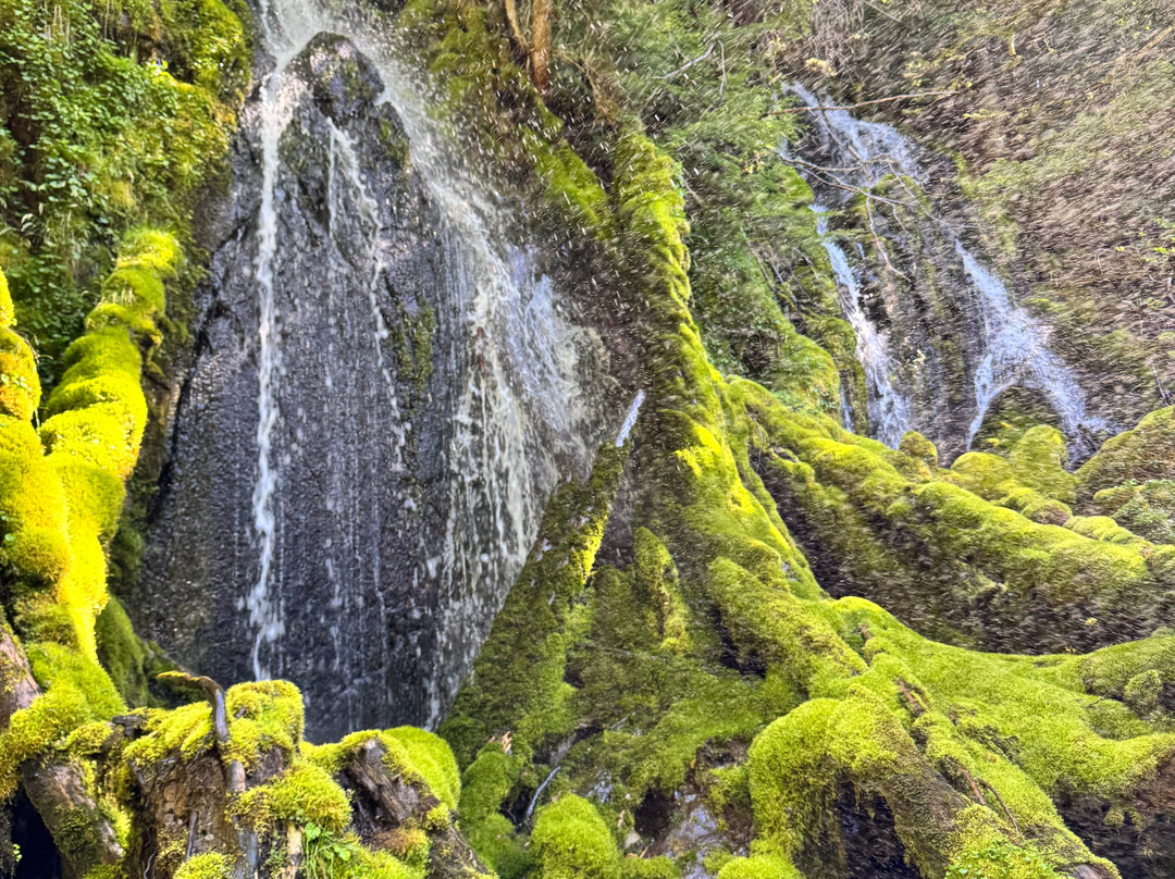 水晶山酒店主图