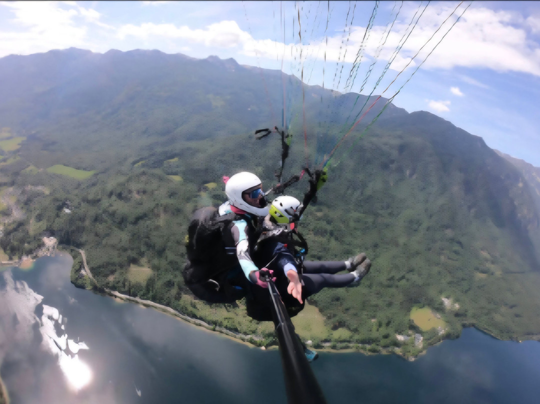 Loop Team Tandem Paragliding Bohinj-博希尼湖必去景点
