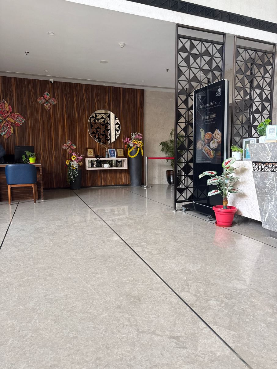萨亚吉贾姆讷格尔酒店-旅行者