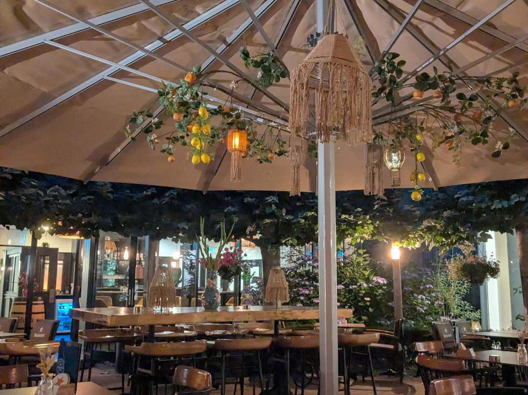 腾凯特埃曼酒店主图