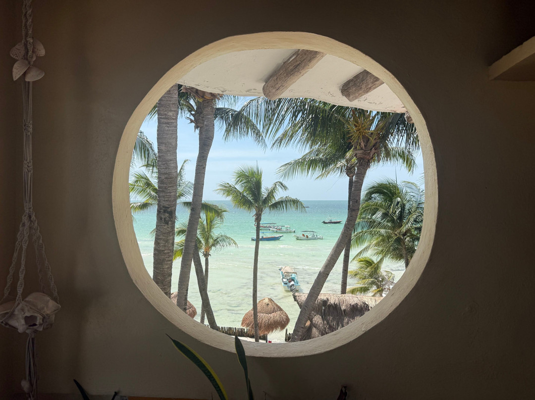 Beachfront Hotel La Palapa主图