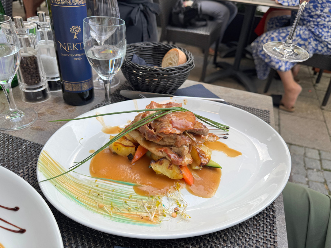 Trattoria - Italian Drink & Food