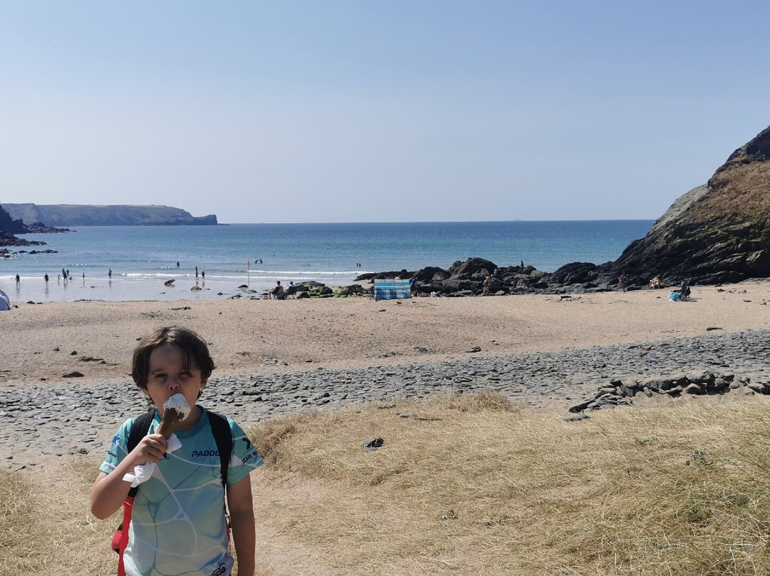 Gunwalloe Church Cove Beach-Gunwalloe必去景点