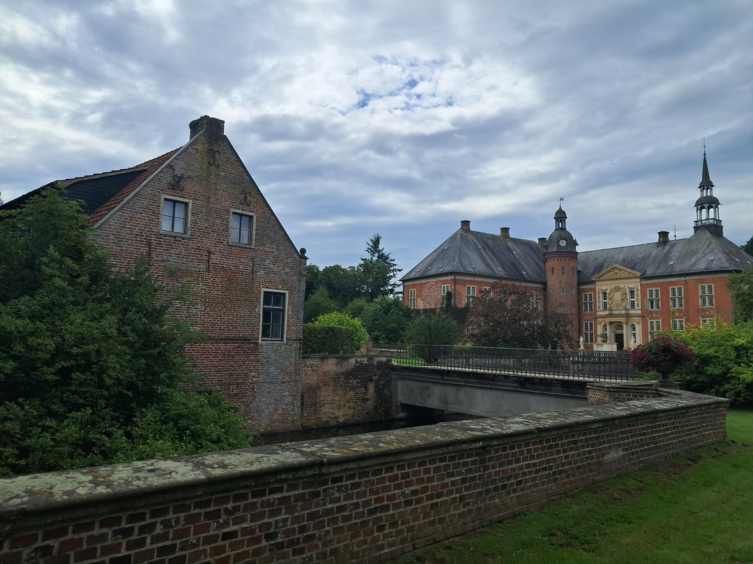 Schloss Goedens-Sande必去景点