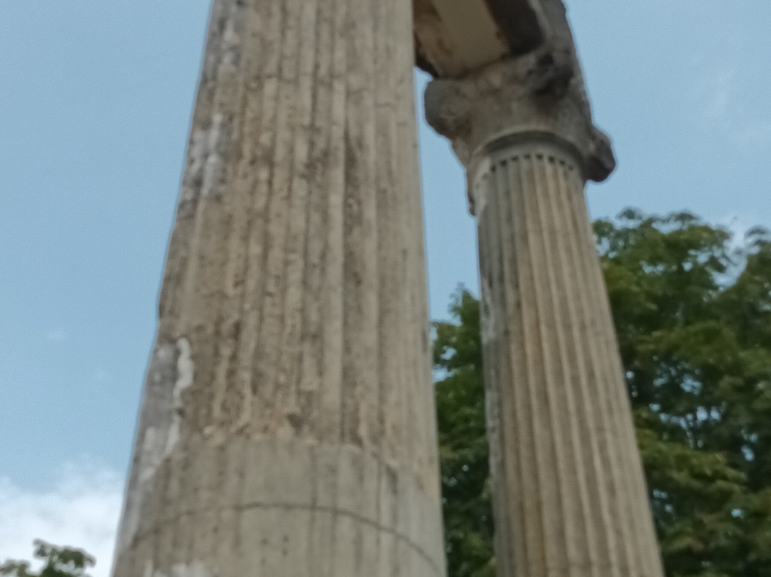 Roman Columns-尼永必去景点