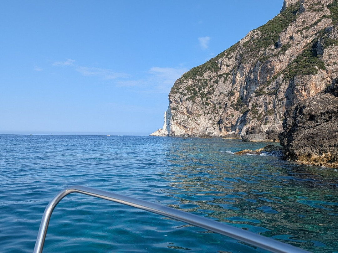 Triton Marine Tours-Paleokastritsa必去景点