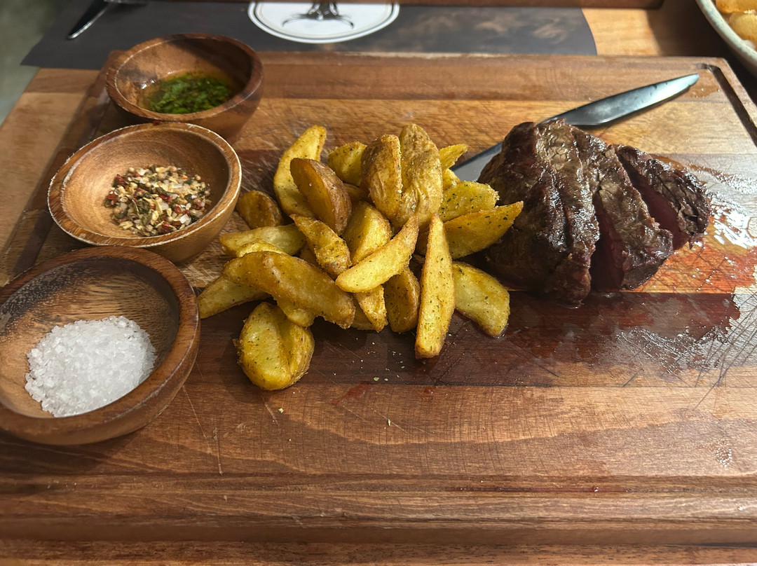 Oliver's Steak Bar, Sissi,  Crete