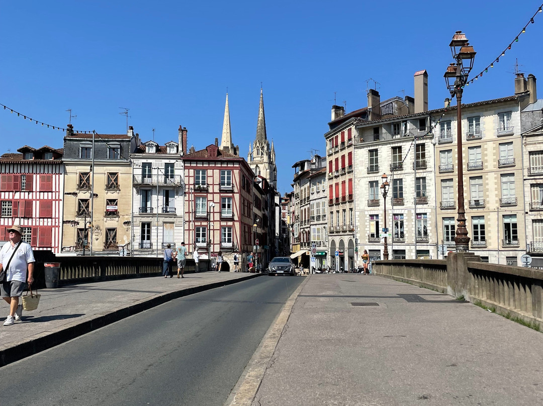 Rue Port Neuf-Bayonne必去景点