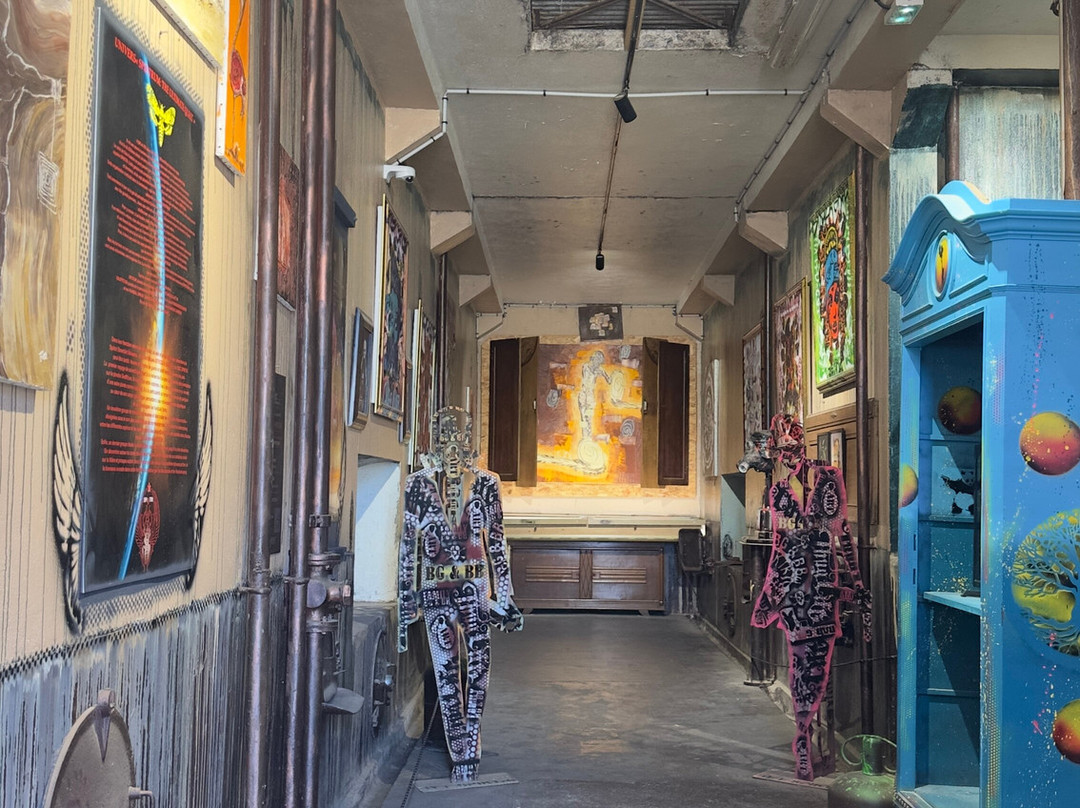 Spiktri Street Art Universe Museum-Ferrals-les-Corbieres必去景点