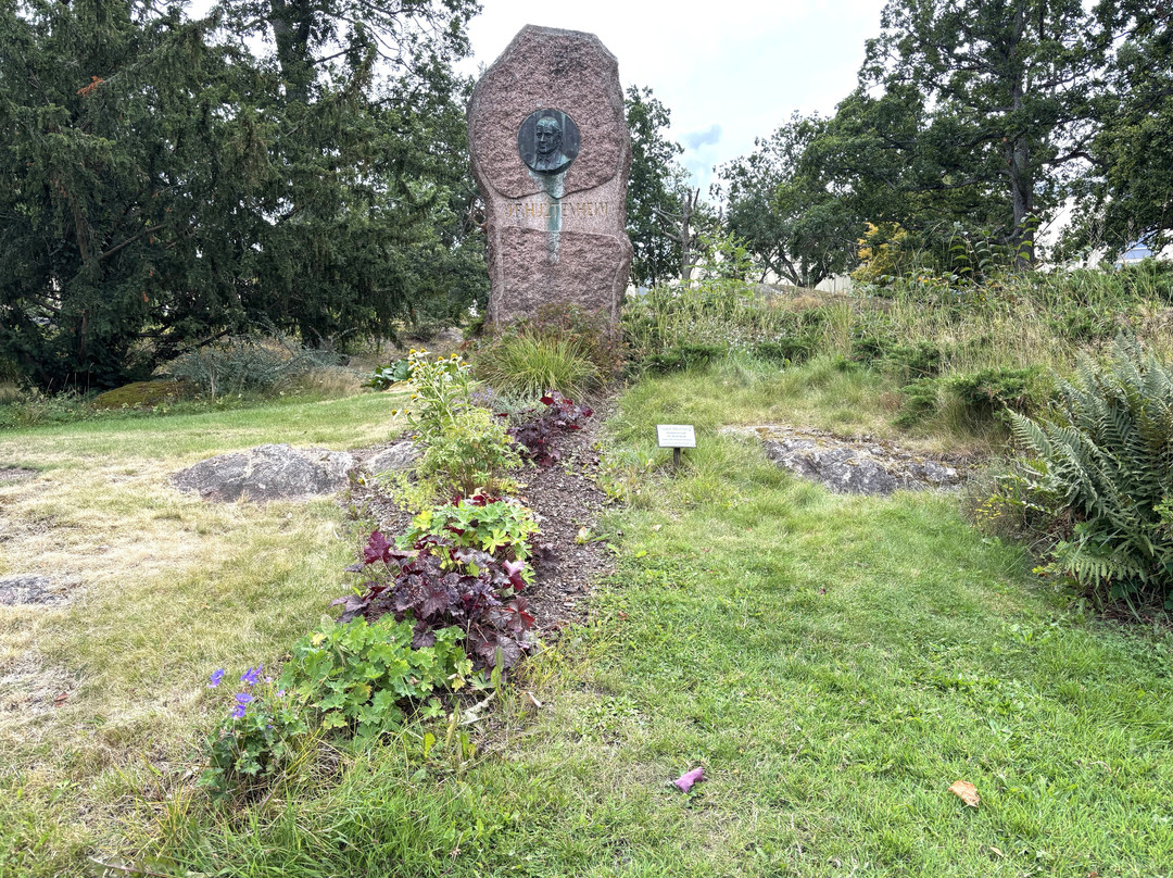 Minnessten ''J F Hultenheim''