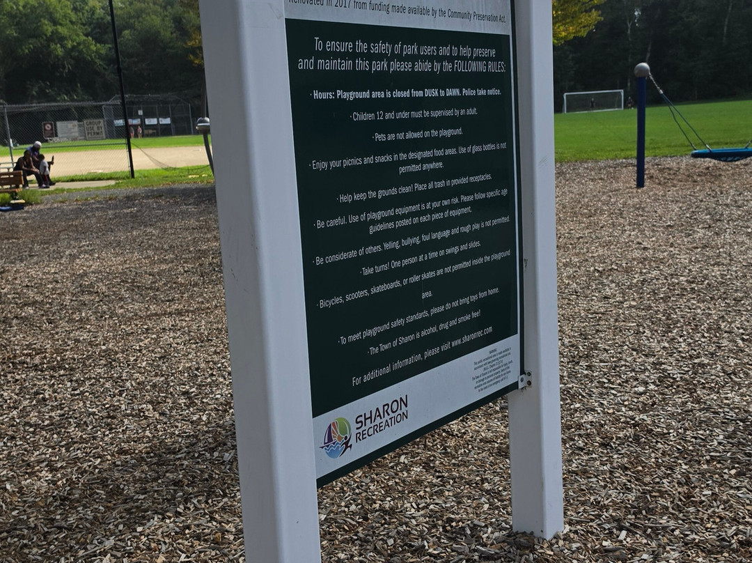 Walter Griffin Playground-Sharon必去景点