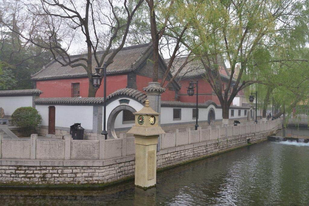 章丘市旅游景点-天下第一泉风景区