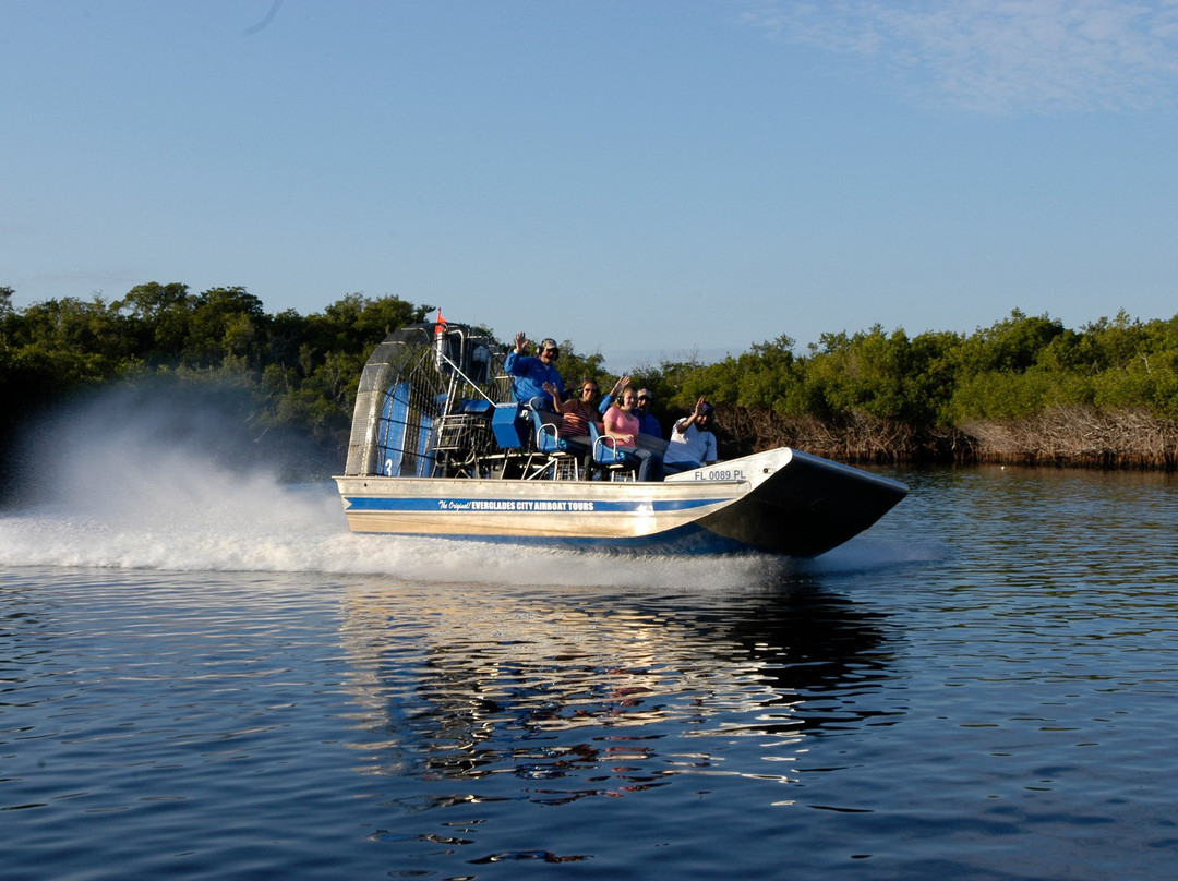 Everglades City Airboat Tours-大沼泽地必去景点