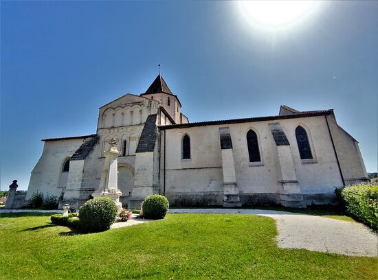 Eglise Fortifiée Saint-pierre À Reignac景点图片