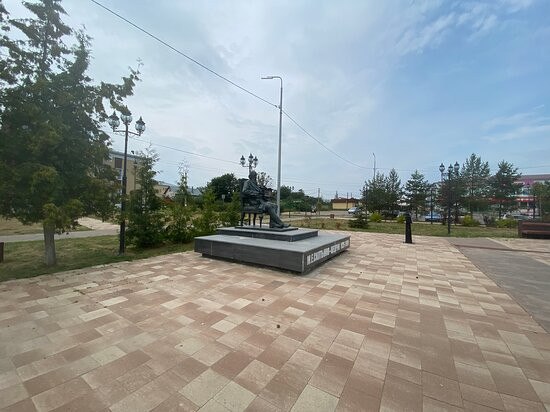 Monument to M. Ye. Saltykov-Shhedrin-Taldom必去景点