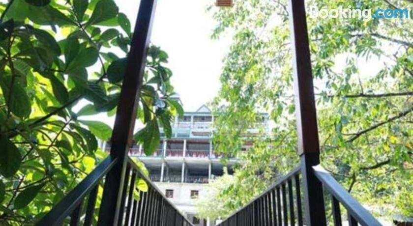 Kitulgala Ebony Riverside Resort