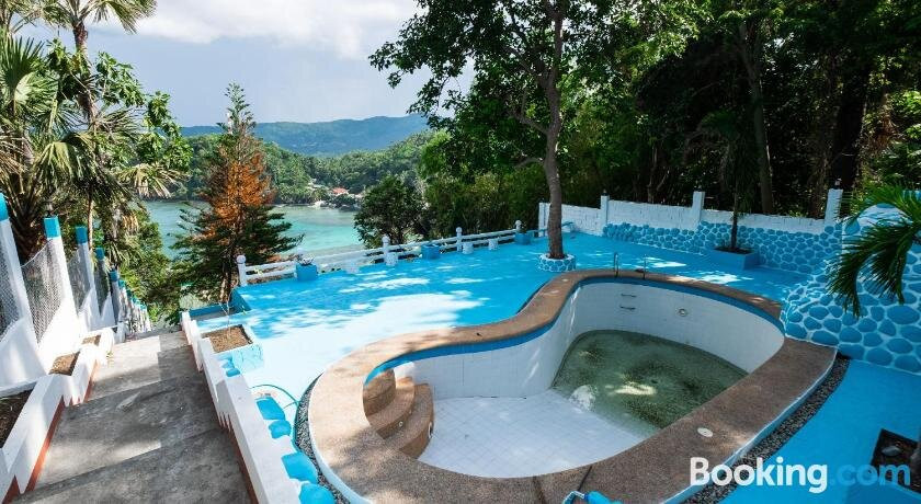 ZEN Rooms Dragon Bay