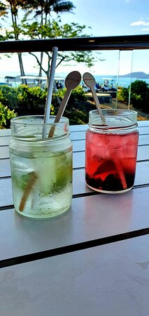 One Tree Hill Sunset Cocktails-汉密尔顿岛必去景点