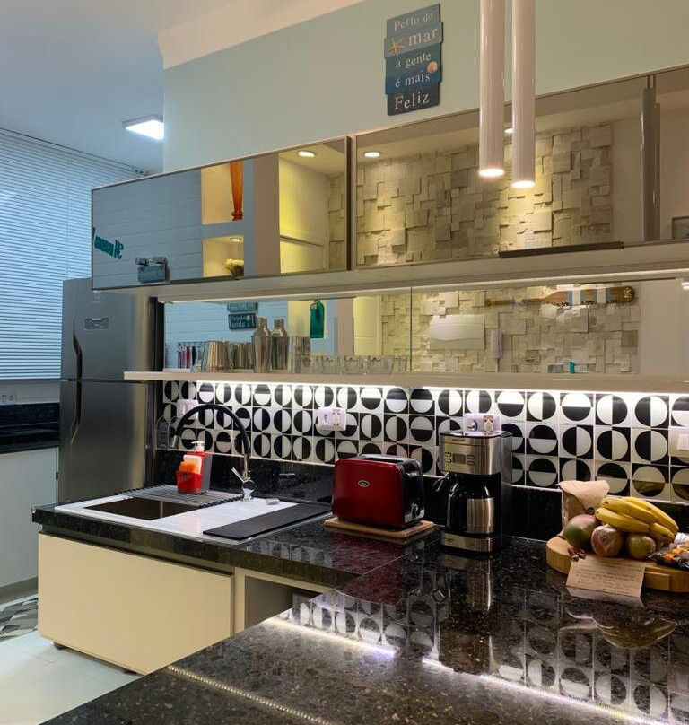 Praia de Pitangueiras-瓜鲁雅必去景点