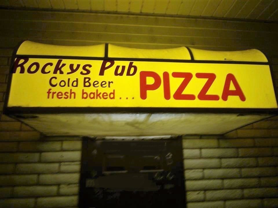 Rockys Pub And Pizzaria