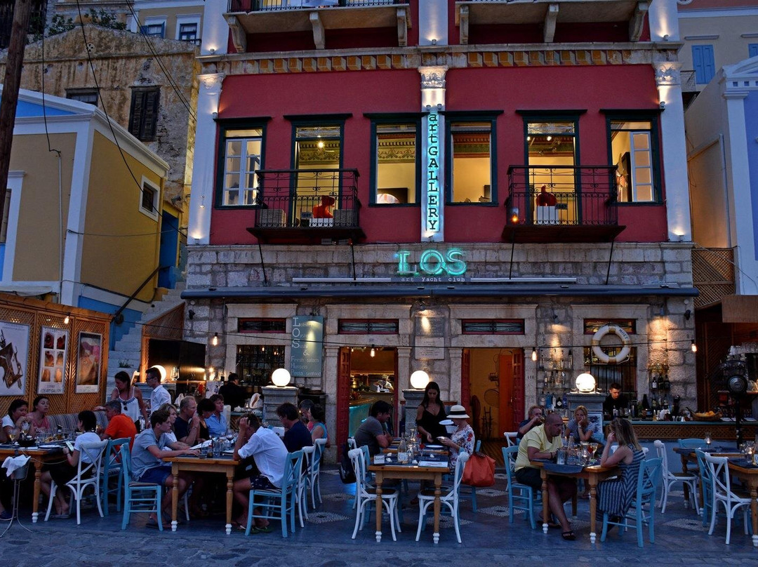 Los - Art Yacht Club