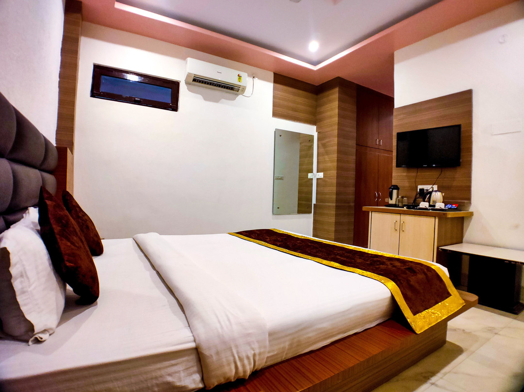 Hotel Grand Tapovan主图