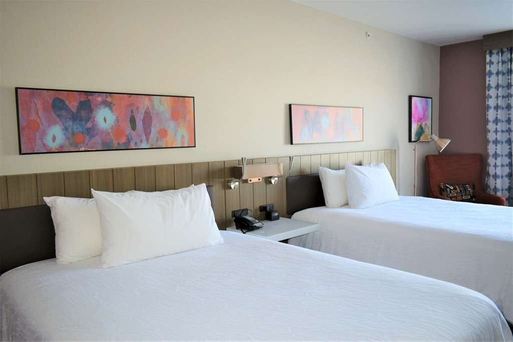 奥科诺默沃克希尔顿花园旅馆主图