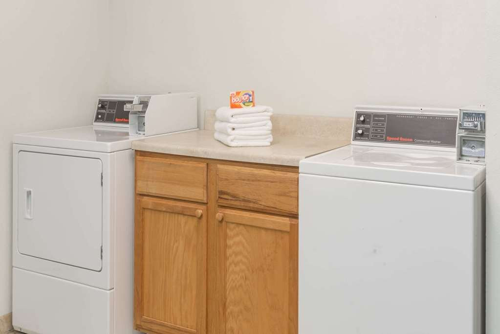 Super 8 by Wyndham New Stanton主图