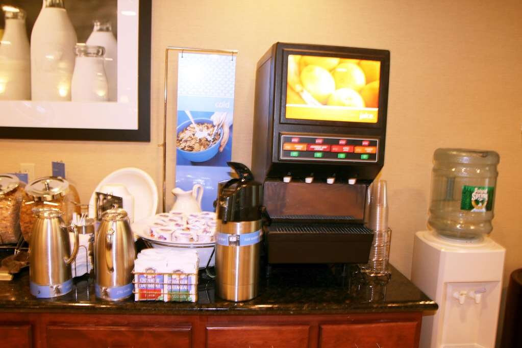 沃特伯里希尔顿恒庭酒店主图