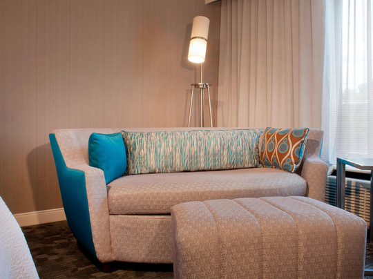 Courtyard by Marriott Bloomington主图