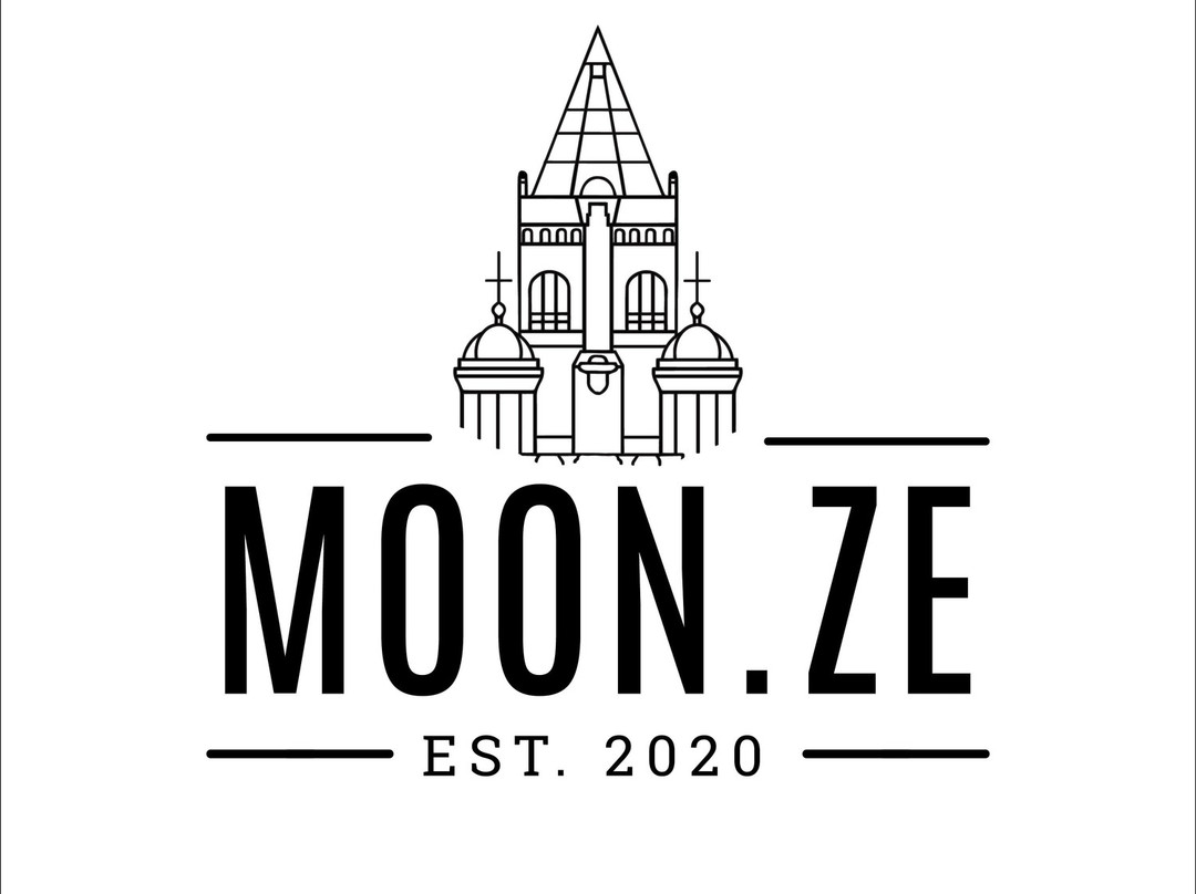 Moon.Ze