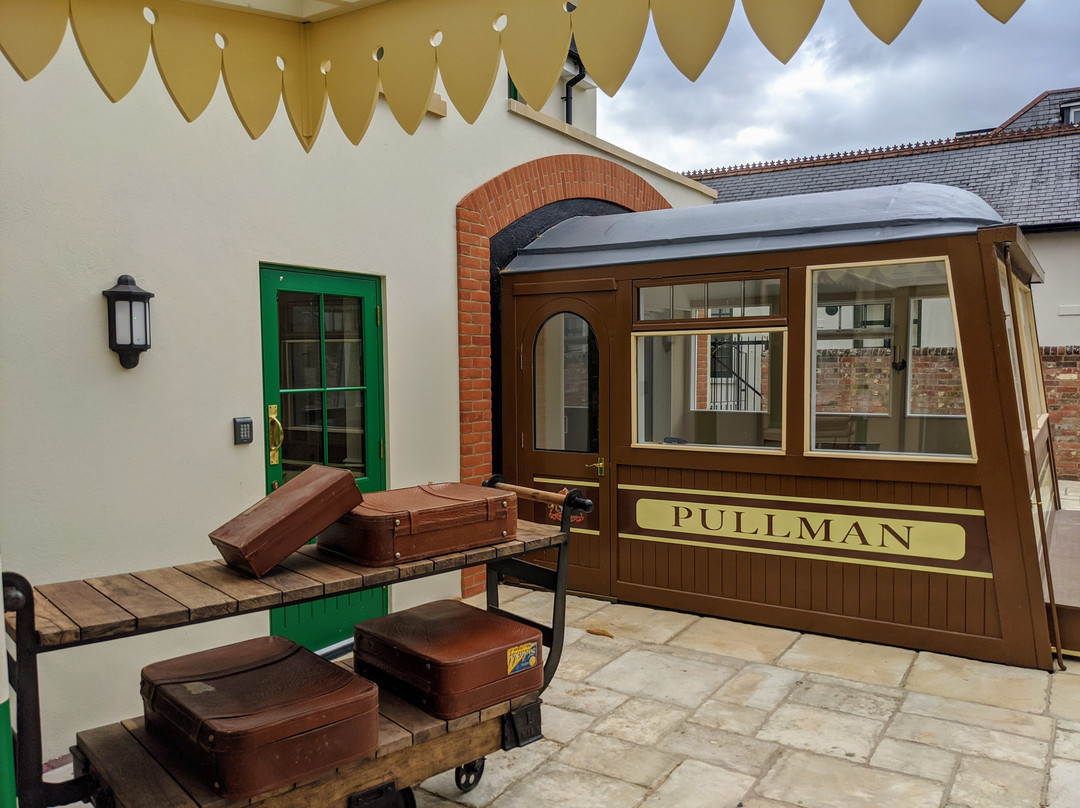 The Railway Hotel主图