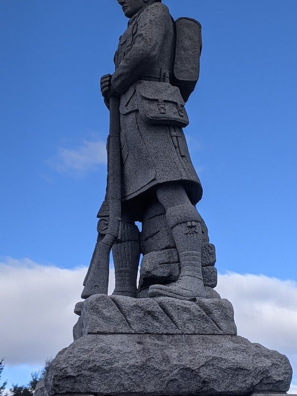 Holytown War Memorial景点图片