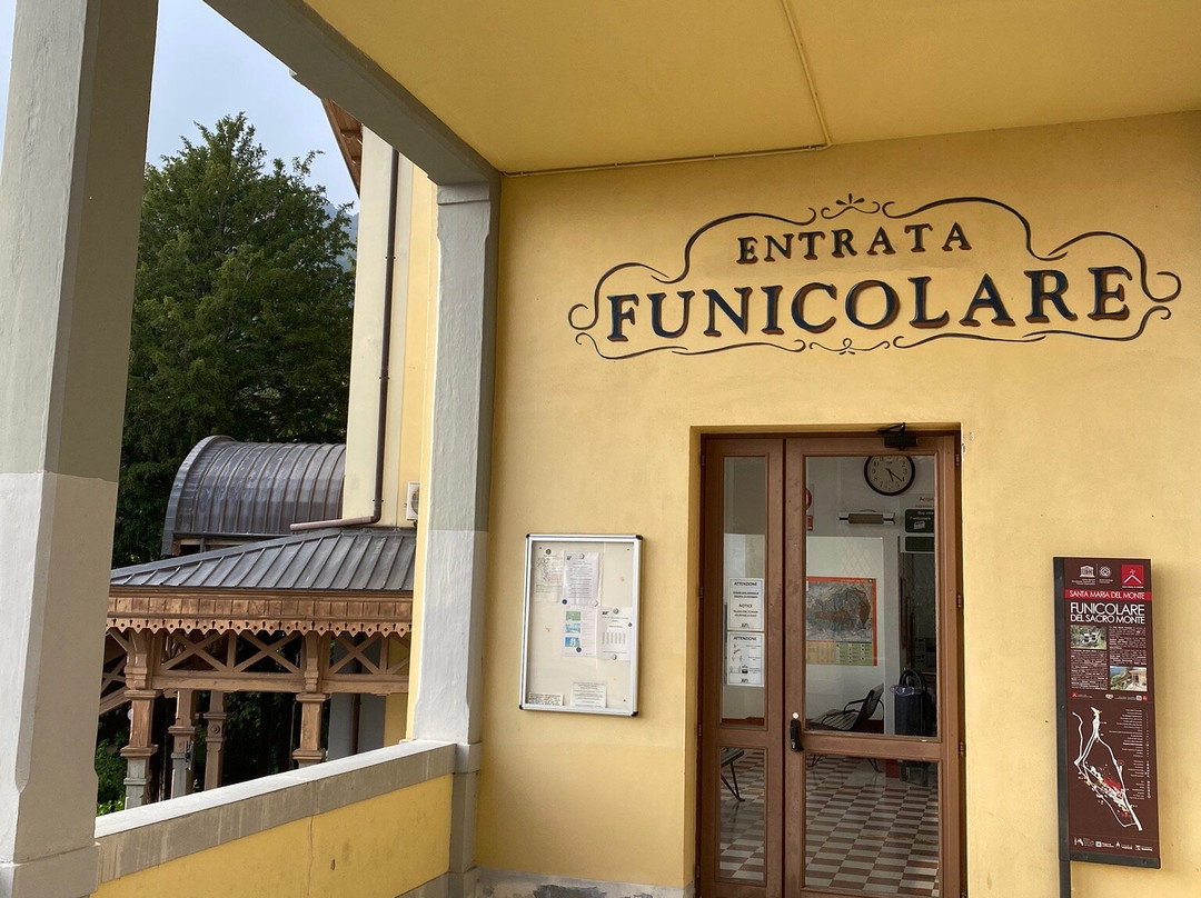 Sacro Monte Funicolare景点图片