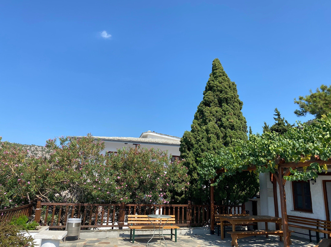 Iera Moni Archaggelou Michail-Thassos Town (Limenas)必去景点