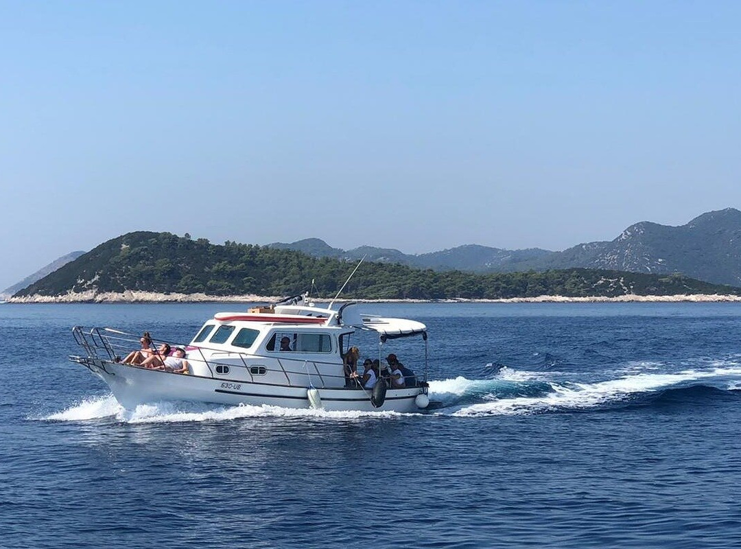 Explore Lastovo by boat景点图片