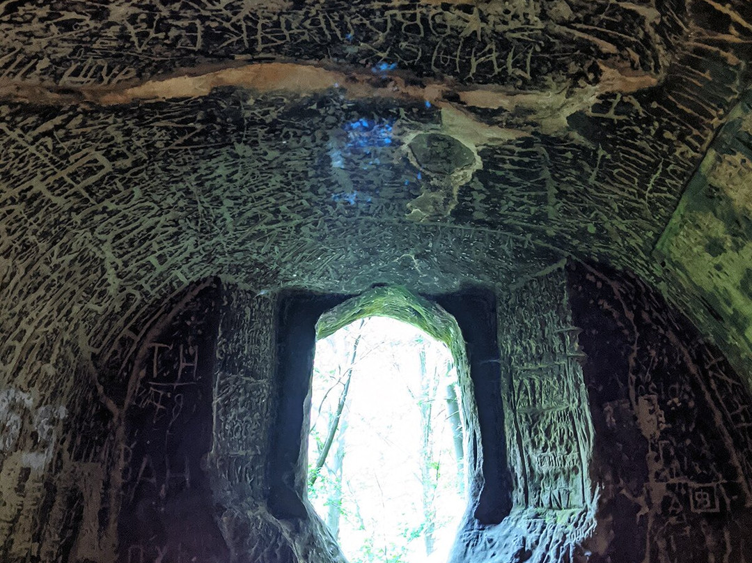Cave Monastery-Rozhirche必去景点