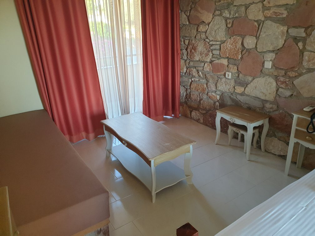 Ataviros Hotel主图