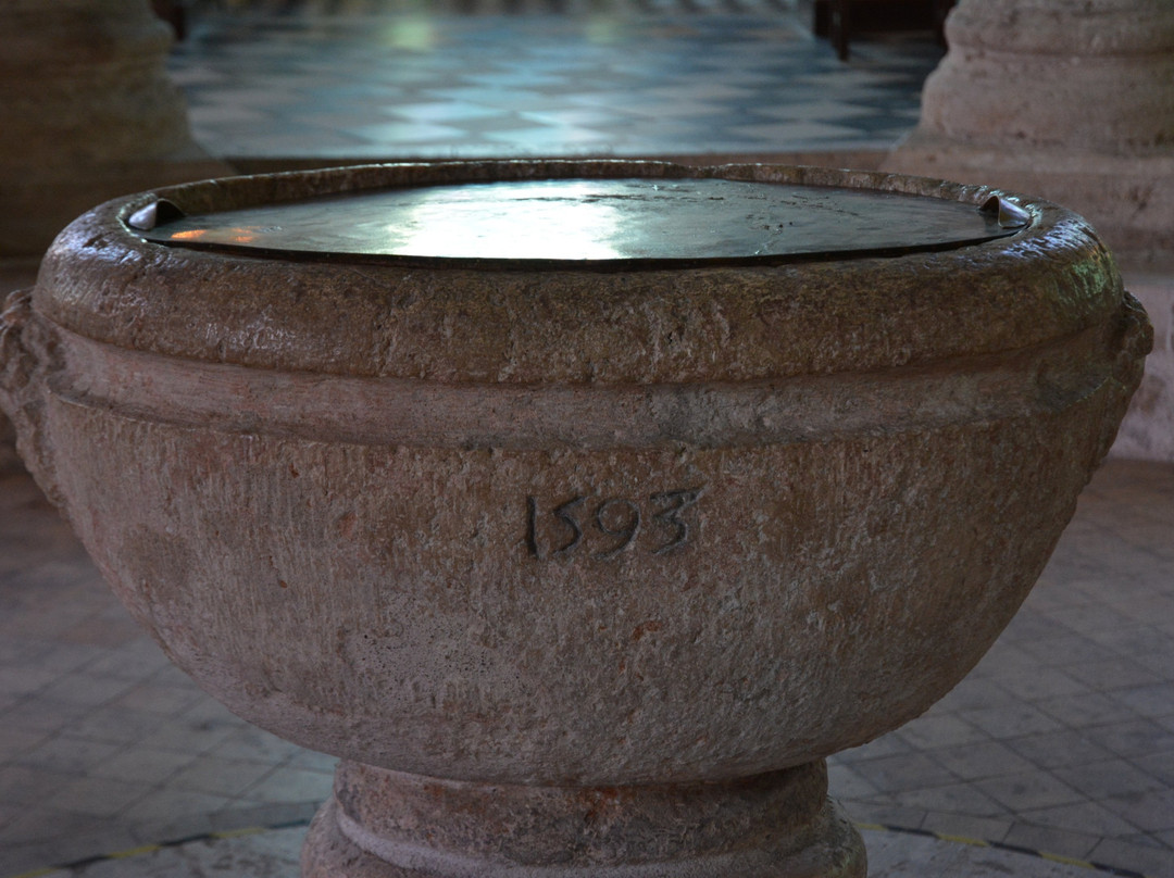 Abbatiale Notre-Dame-Beaugency必去景点